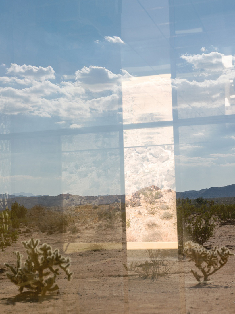 https://www.designboom.com/wp-content/uploads/2019/02/mona-kuhn-photographs-human-form-designboom-9.jpg