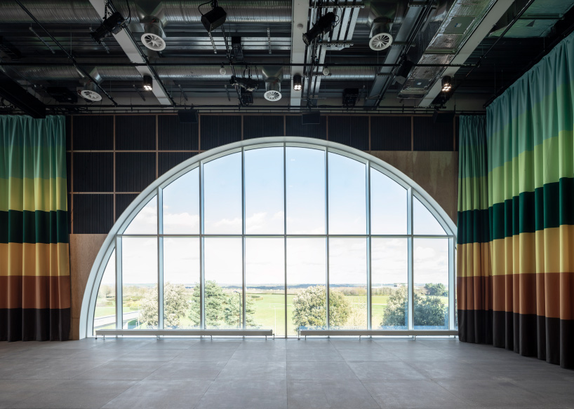 6a architects extends MK gallery with corrugated stainless steel box - 2