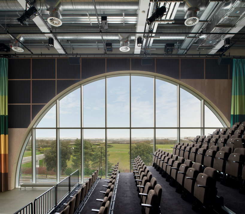 6a architects extends MK gallery with corrugated stainless steel box - 3