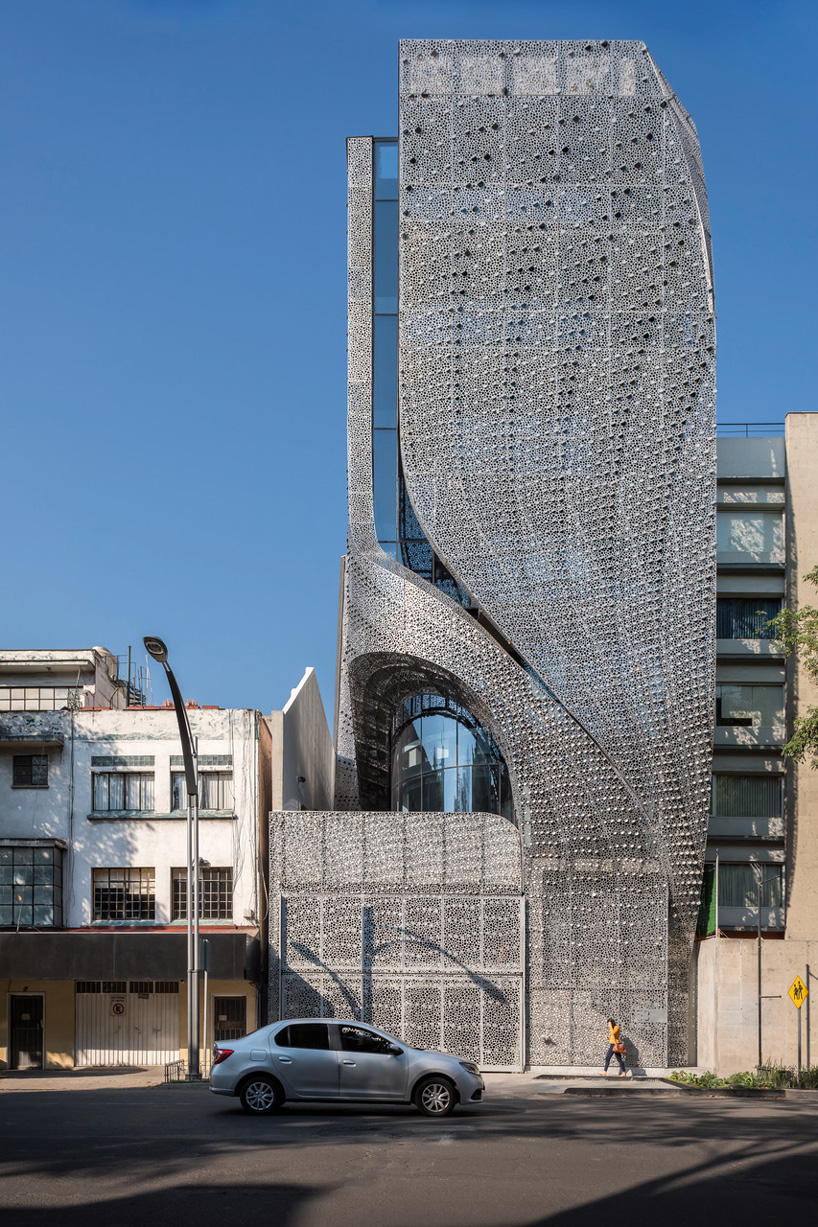 belzberg architects clads mexican office building in perforated carbon-steel façade