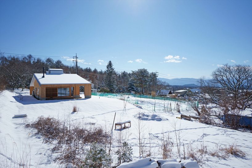 yuji tanabe builds second pettanco house with giant dormer in the japanese alps