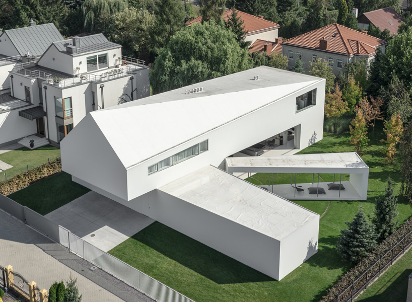 the design uses hinges and rails to move 90 degrees, creating a