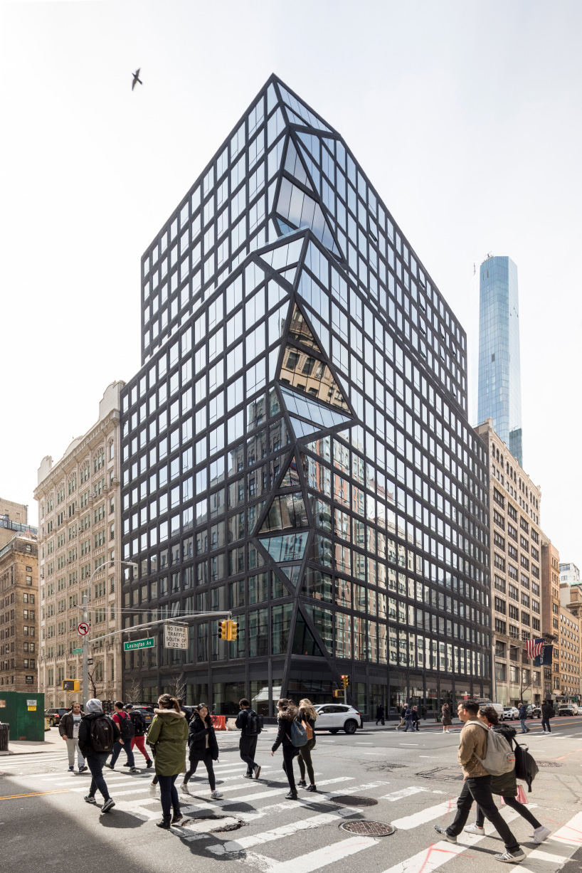 OMA 121 east 22nd
