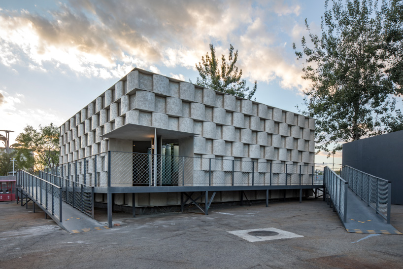 atelier fcjz concrete vessel