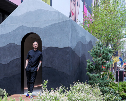 fernando mastrangelo builds tiny house from sand and recycled glass in times square