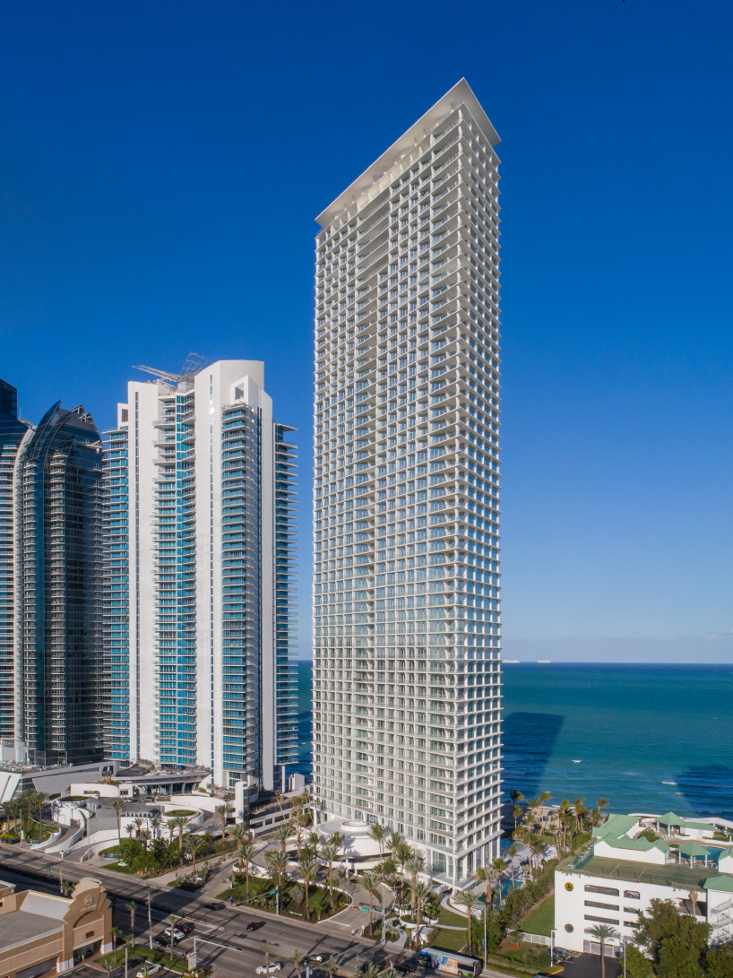 herzog de meuron jade signature