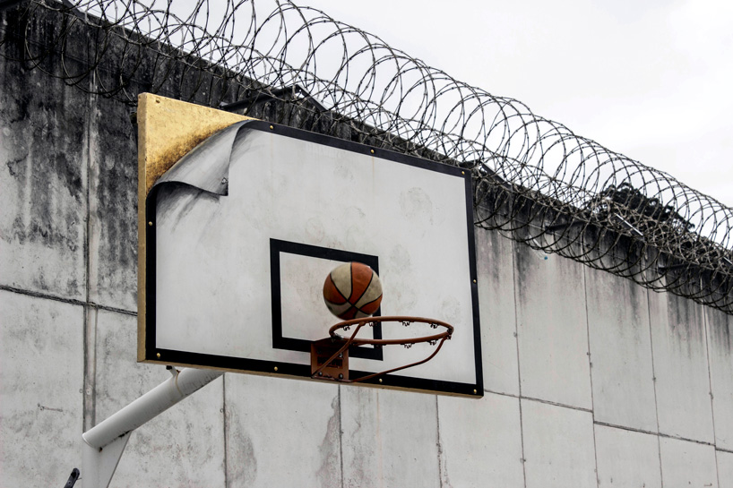 artist PEJAC transforms the walls of spain’s oldest prison with the help of its inmates designboom gold mine