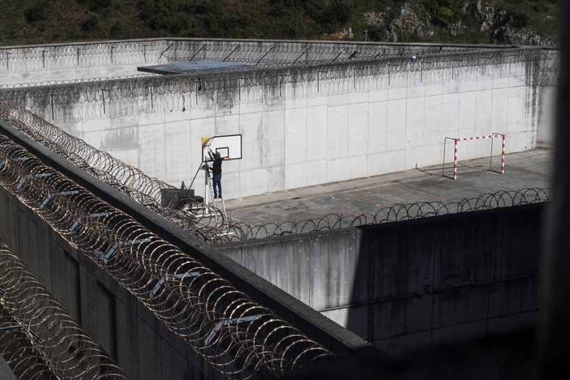 artist PEJAC transforms the walls of spain’s oldest prison with the help of its inmates designboom gold mine