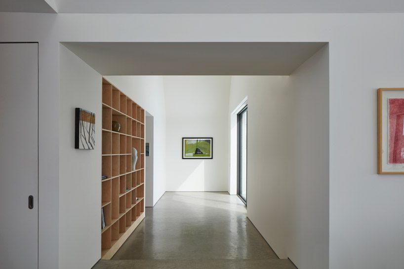 pelletier de fontenay forms three timber-clad volumes for 'hatley house' in canada designboom