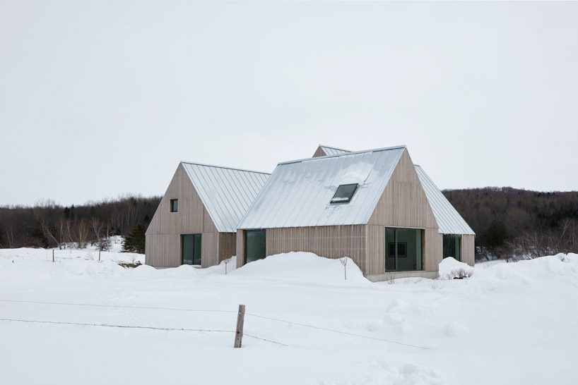 pelletier de fontenay forms three timber-clad volumes for 'hatley house' in canada designboom