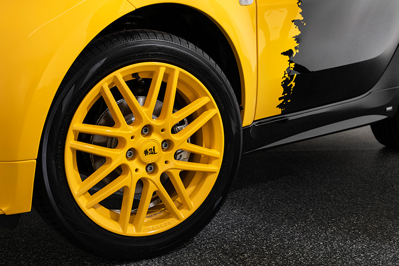 smart celebrates going 100% electric with konstantic grcic-designed collectors edition designboom