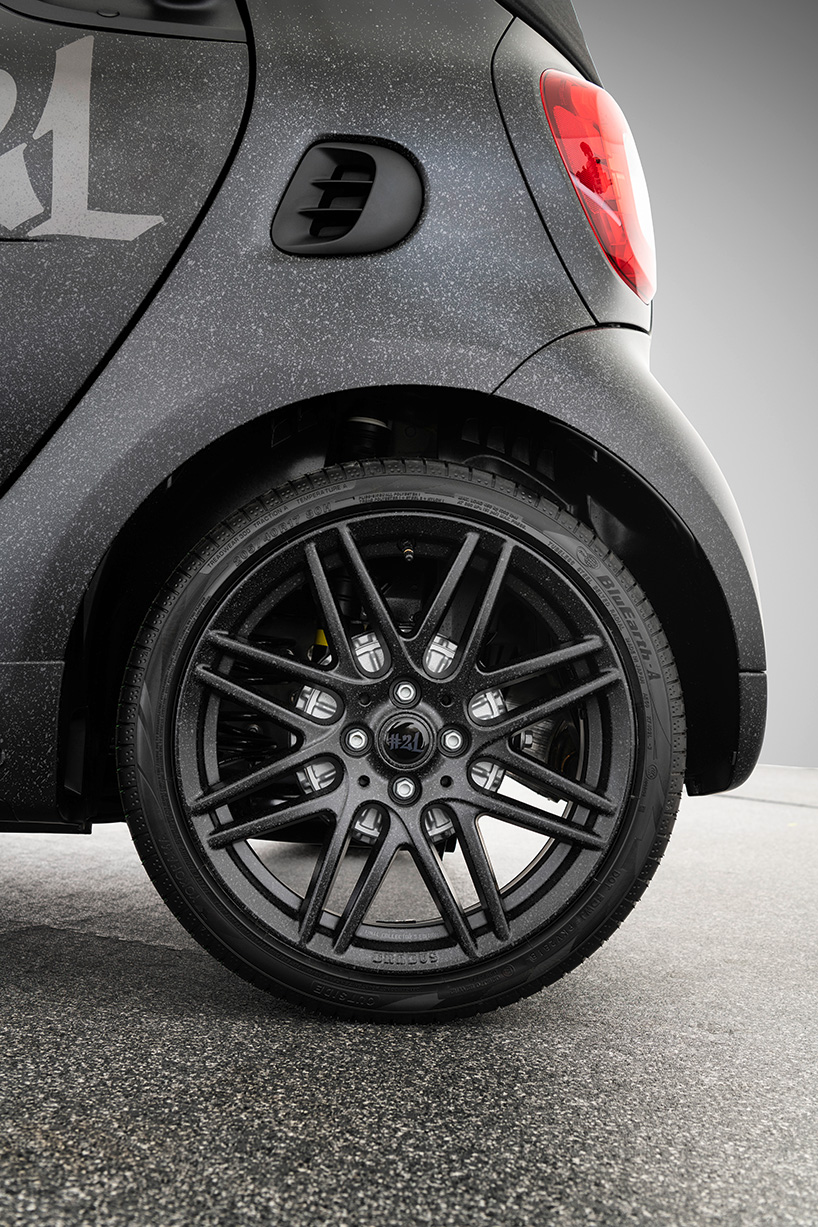 smart celebrates going 100% electric with konstantic grcic-designed collectors edition designboom