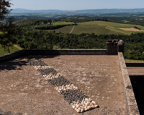 'art of the treasure hunt' pairs contemporary pieces with tuscan wines