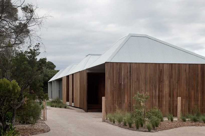 edition office builds monolithic residence of four interlinked pavilions in australia