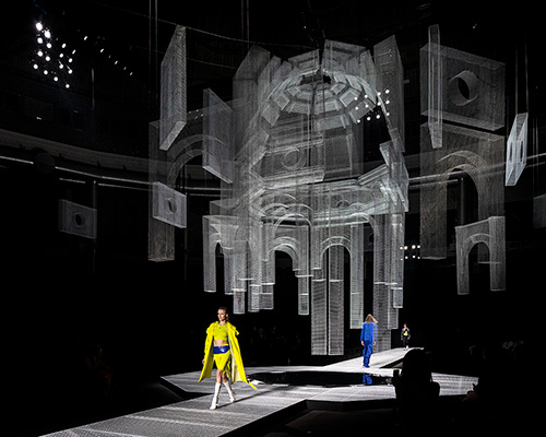 edoardo tresoldi suspends wire mesh structure for marcelo burlon's fashion show