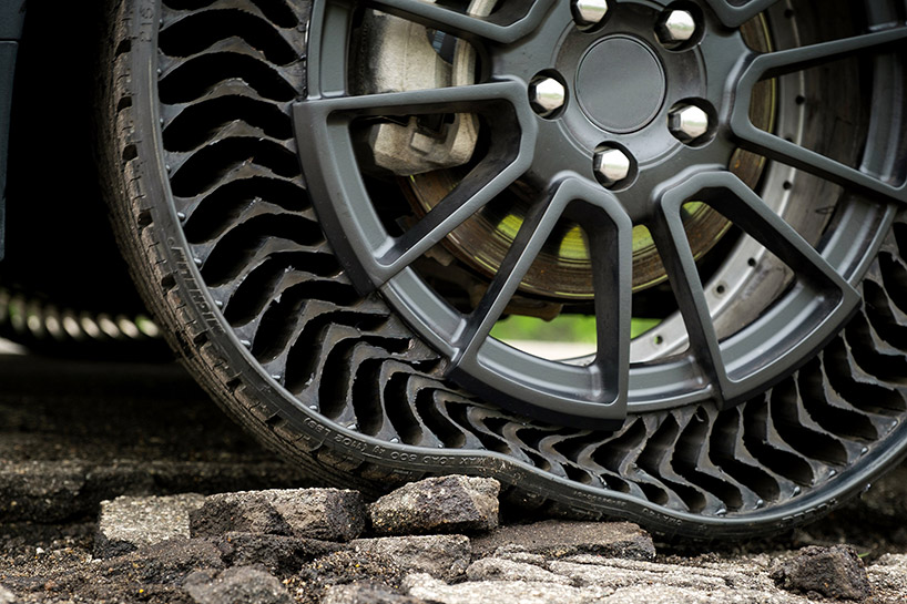 michelin reinvents the wheel with uptis, a puncture-proof airless tire designboom