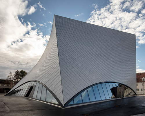 austrian art gallery by marte marte architekten is realized with a graceful twist