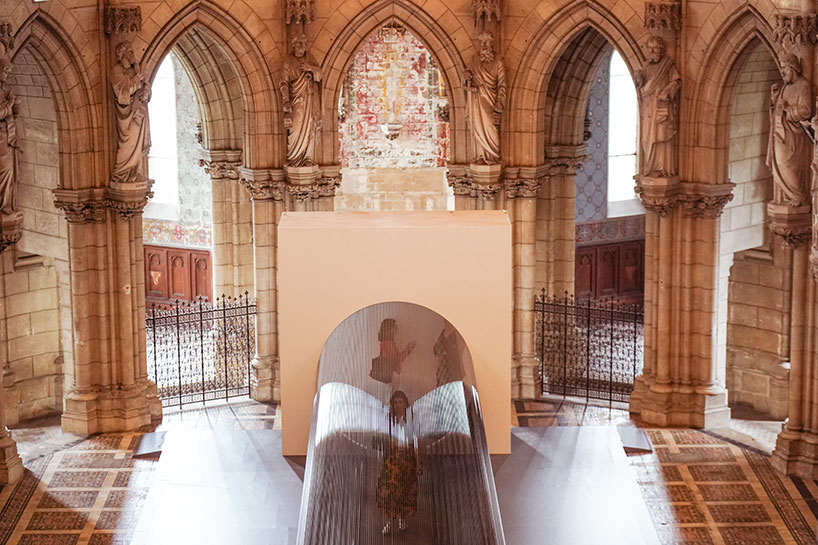 magnetic tape transforms bordeaux chapel into a tunnel of blurred boundaries - 5