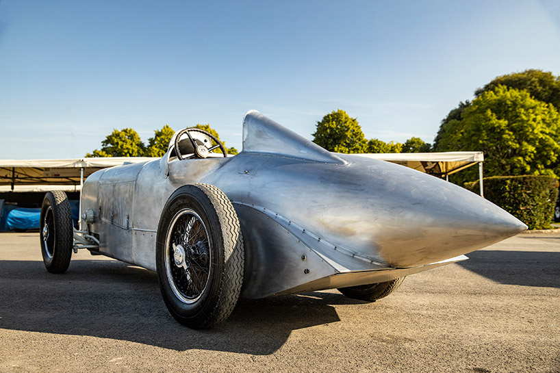driving premiere of the mercedes-benz SSKL streamlined racing car at pebble beach designboom