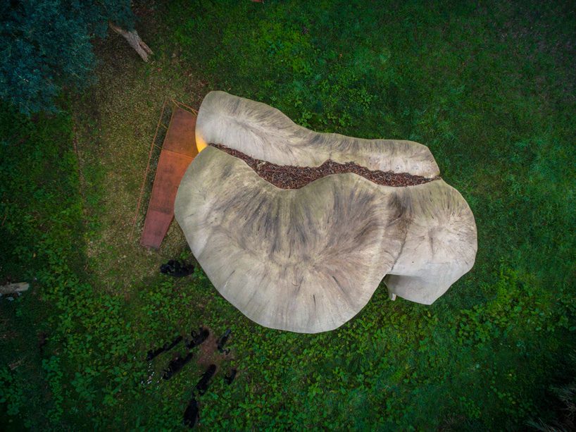  FCC arquitectura tops MATO gallery in portugal with an organic, sculptural shell