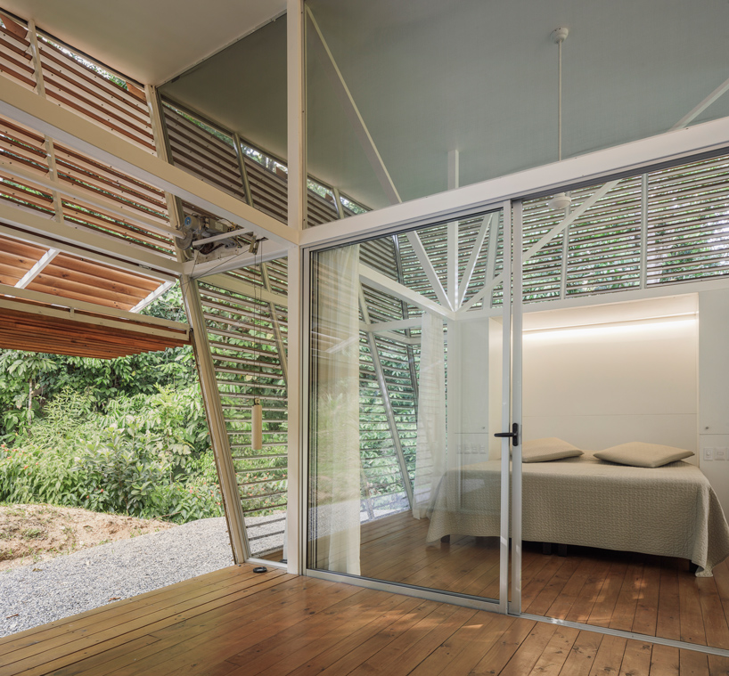 A-01 no footprint house