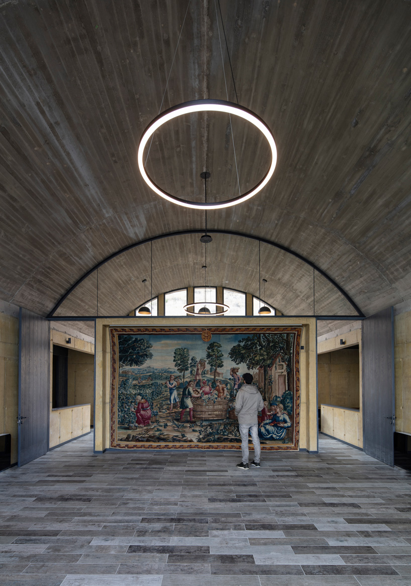 MAPAA architects joins three concrete vaults for OFMA family office in chile - 4