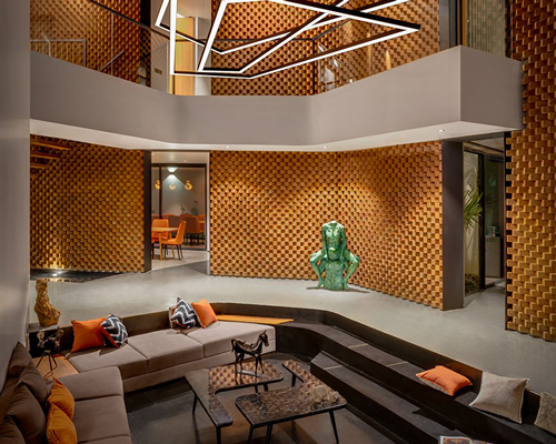 SAV architecture shapes modern tropical house that flows with indian landscape
