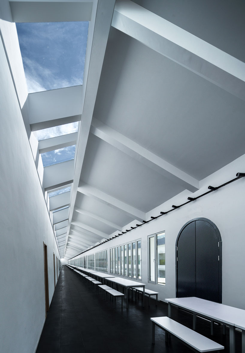 QI ekato meter cafeteria