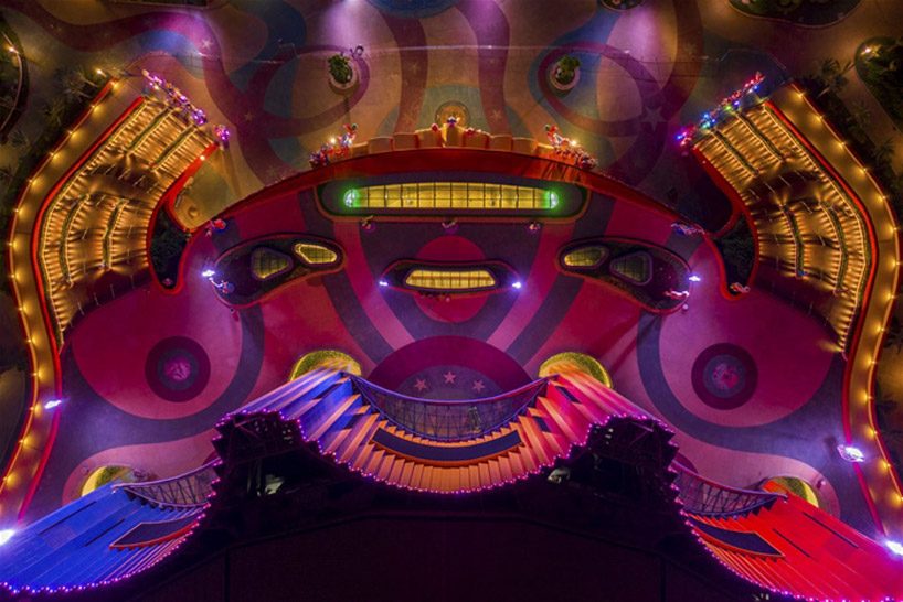 stufish wraps chimelong theater in a colorful undulating façade in china designboom