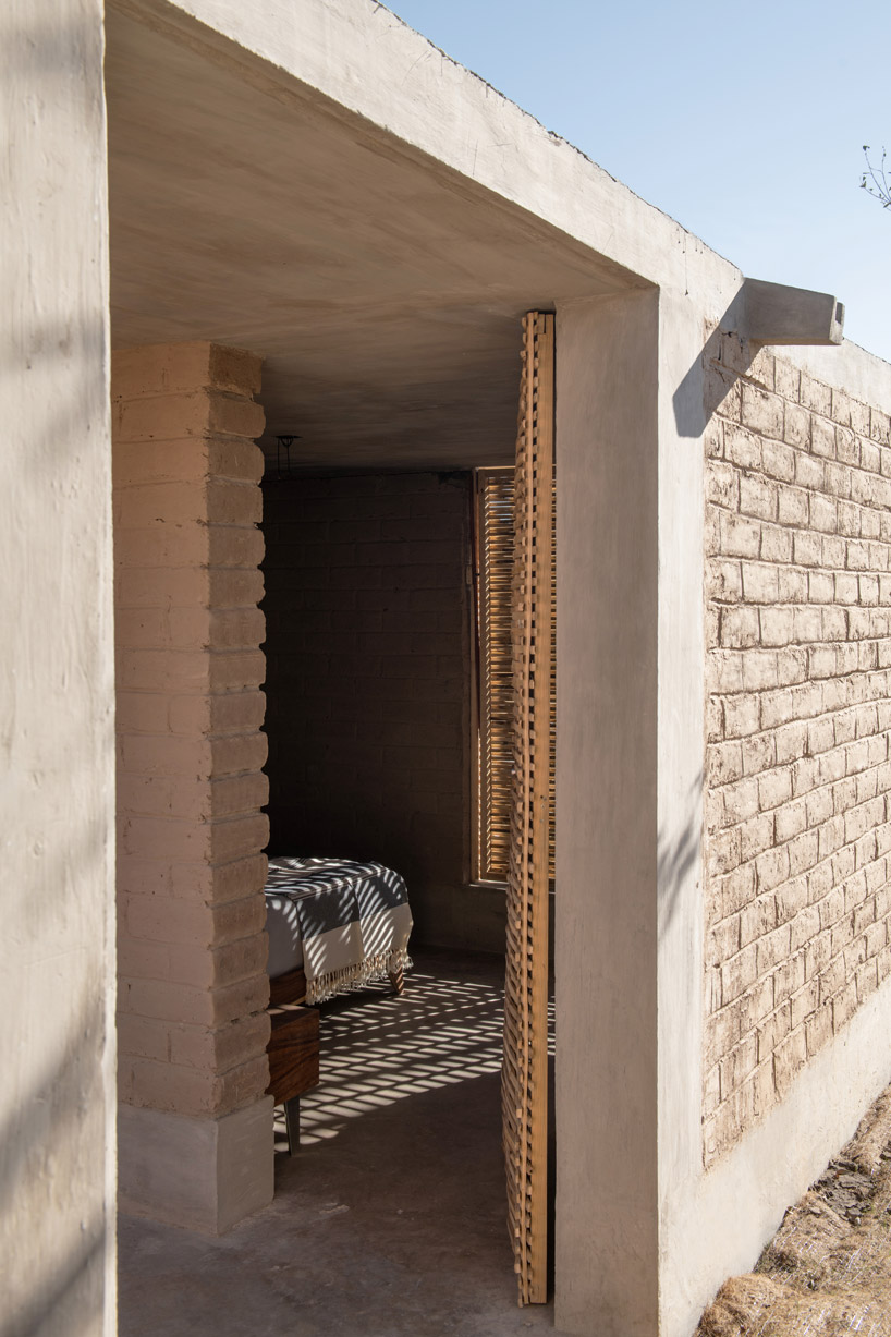 zeller & moye connects box-like volumes to form sustainable housing in rural mexico designboom
