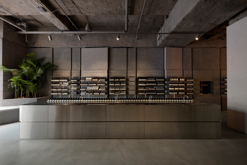 snohetta-wraps-aesops-interiors-in-a-monumental-granite-structure-in-sydney-designboom