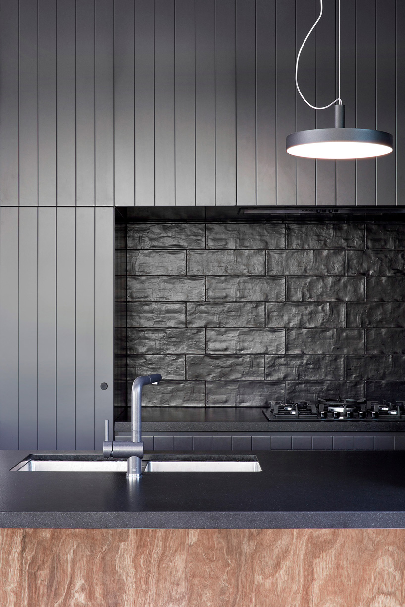 splinter-society-elwood-house-bungalow-australia-09-04-2019-designboom