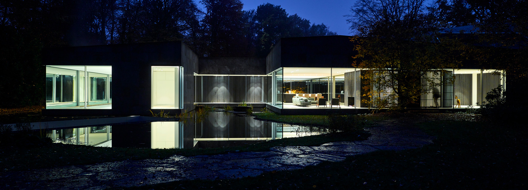 ddm architectuur incorporates the sun's movement and a panoramic garden in belgian residence