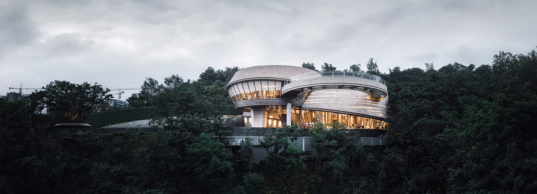 the LOOP by LWK + PARTNERS features a glass skywalk in china