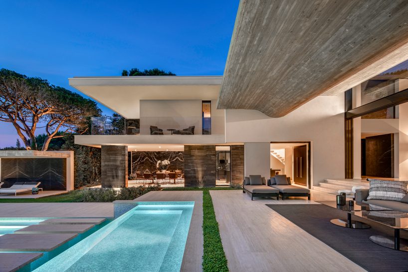SAOTA's saint tropez summer house features an undulating timber ceiling designboom