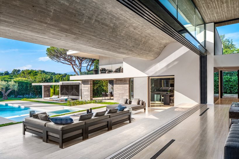 SAOTA's saint tropez summer house features an undulating timber ceiling designboom