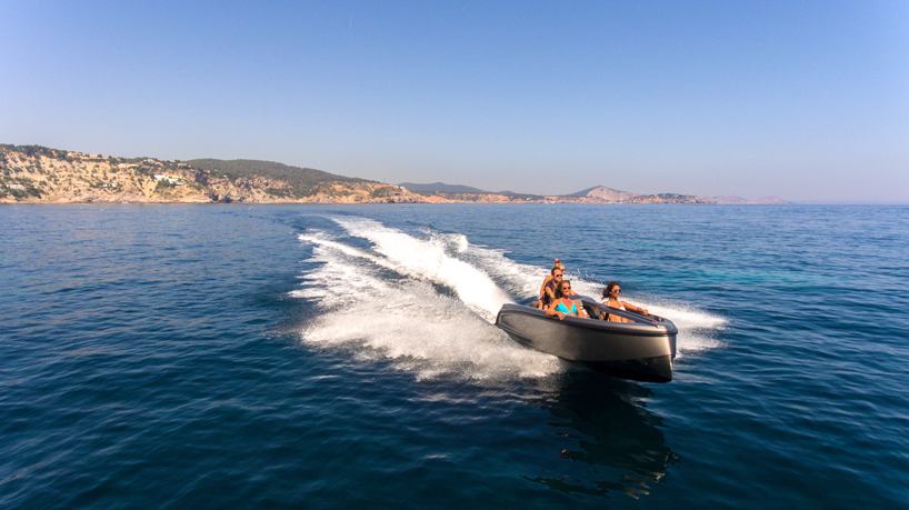 the vanqraft VQ16 is part waterscooter and part superyacht the vanqraft VQ16 is part waterscooter and part superyacht