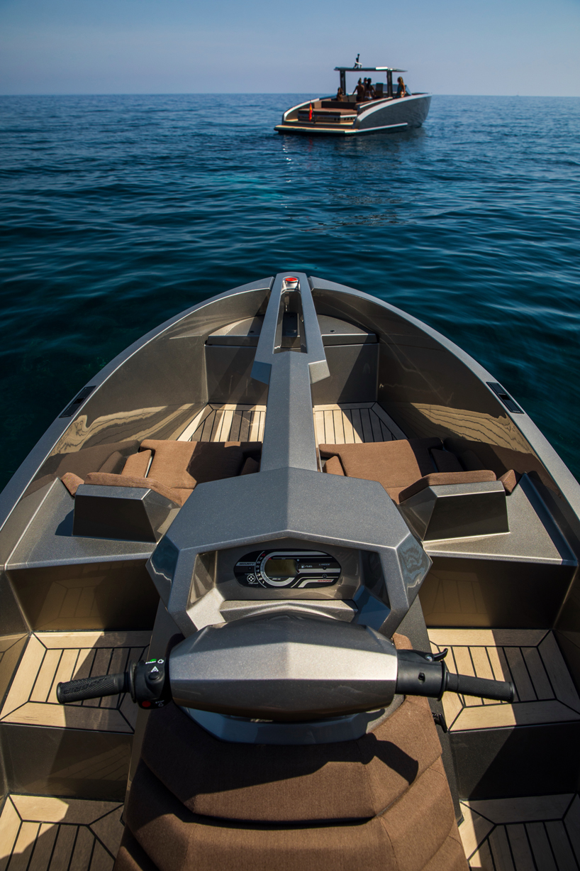 the vanqraft VQ16 is part waterscooter and part superyacht the vanqraft VQ16 is part waterscooter and part superyacht