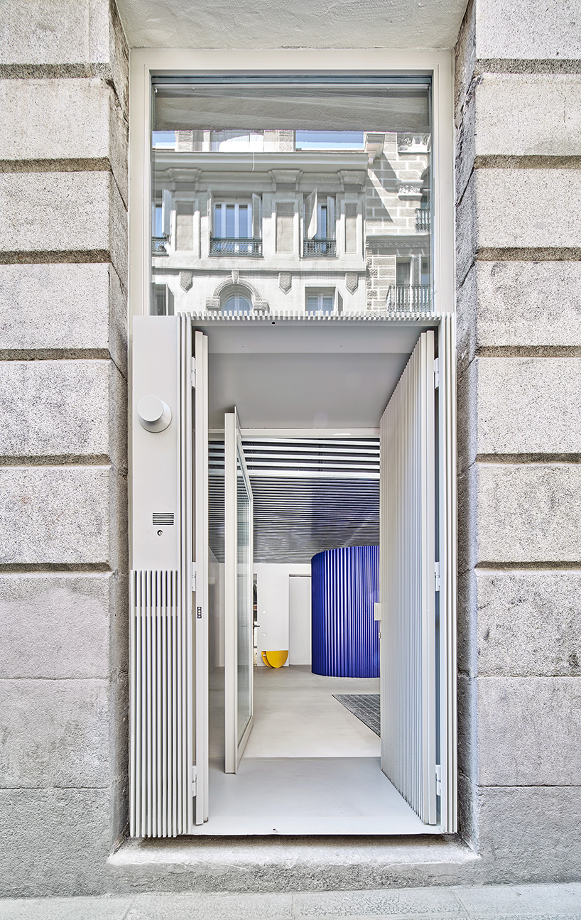 lucas y hernández gil adds artificial interior landscape to madrid's casa A12