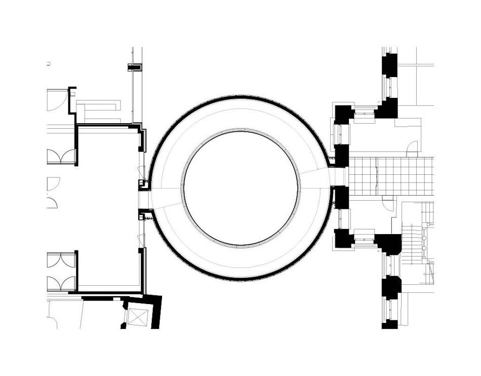 office KGDVS plans 'tondo', a tilted circular footbridge coated with mirrors in brussels