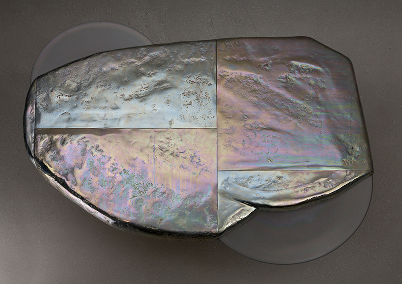 vincenzo de cotiis éternel unveils iridescent pieces at carpenters workshop gallery in paris