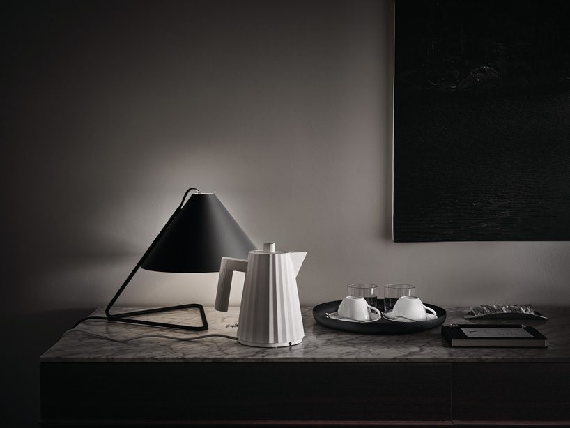 alessi presents liter-capacity version of michele de lucchi's 'plissé' electric kettle