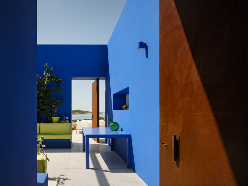 react architects steps 'the gaze' house into idyllic greek island landscape designboom