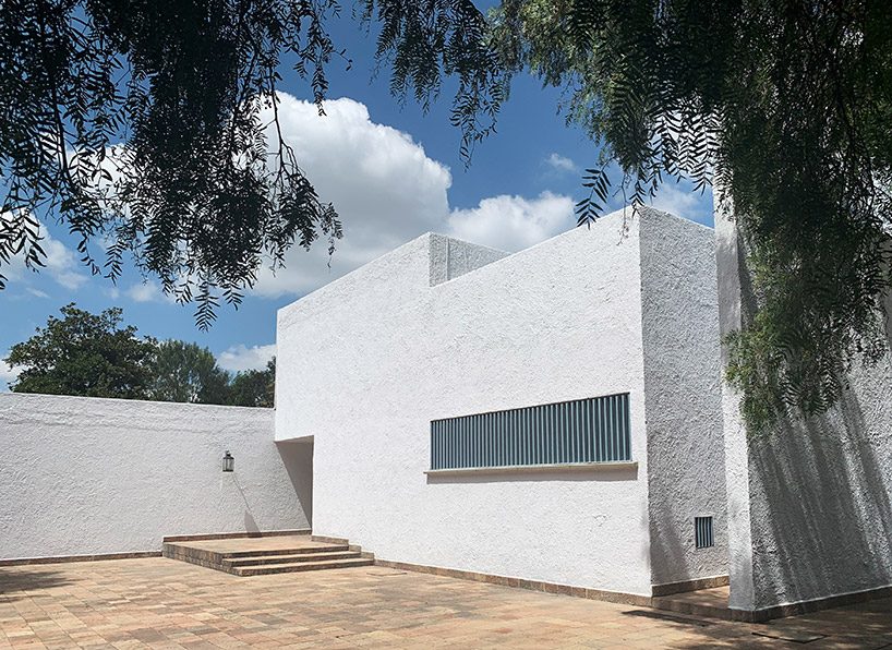luis barragán's equestrian estate and pool cuadra san cristóbal in mexico city