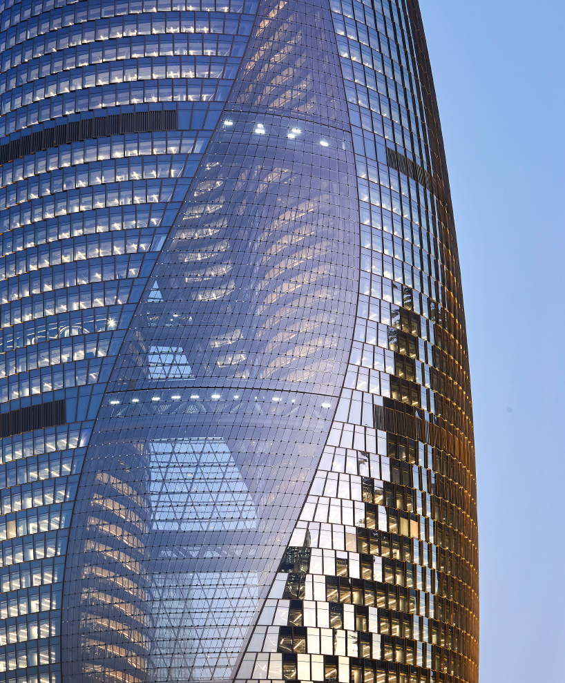 zaha hadid architects completes 'leeza SOHO tower' in beijing - 2