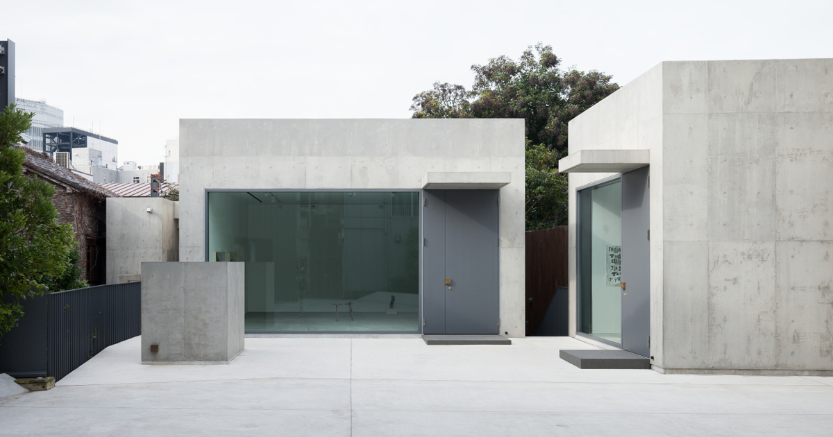 空*郎様 TAPPEI × The Adams &  再構築 MA-1 nobuo araki combines three concrete blocks in the mass museum in tokyo