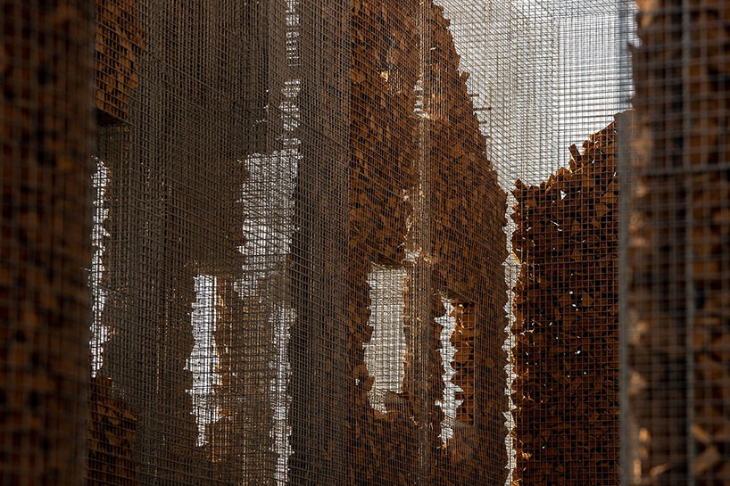 edoardo tresoldi + studio studio studio's wire mesh architectural fortress in saudi arabia