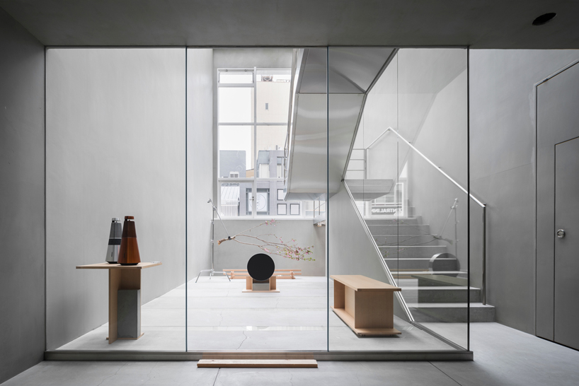 yusuke seki recycles used timber to create the bang & olufsen pop-up store in kyoto designboom
