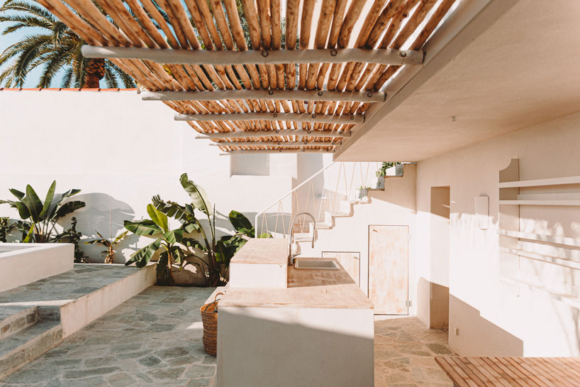 amelia tavella's casa santa teresa celebrates nature on the island of corisca designboom