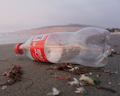coca-cola won't ban plastic bottles because its customers still want to use them